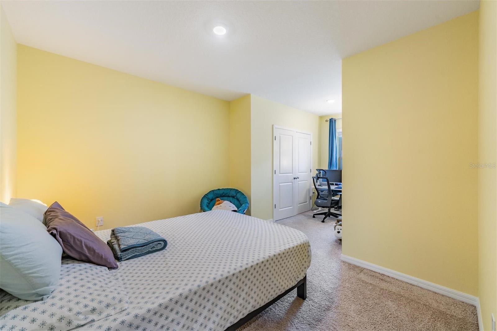 Bedroom 3 with office nook