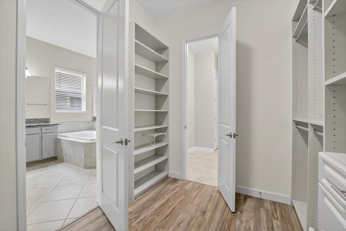 2781 hilliard dr weseley chapel FL 33543