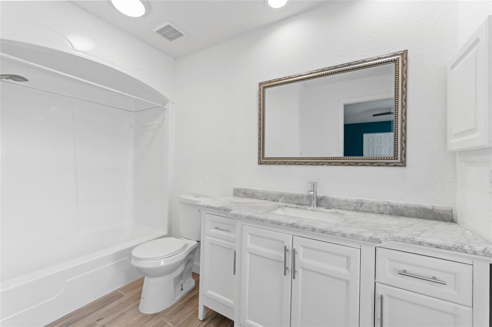 ensuite primary bath