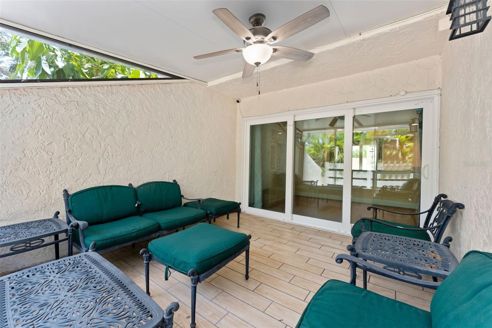 covered, screened lanai