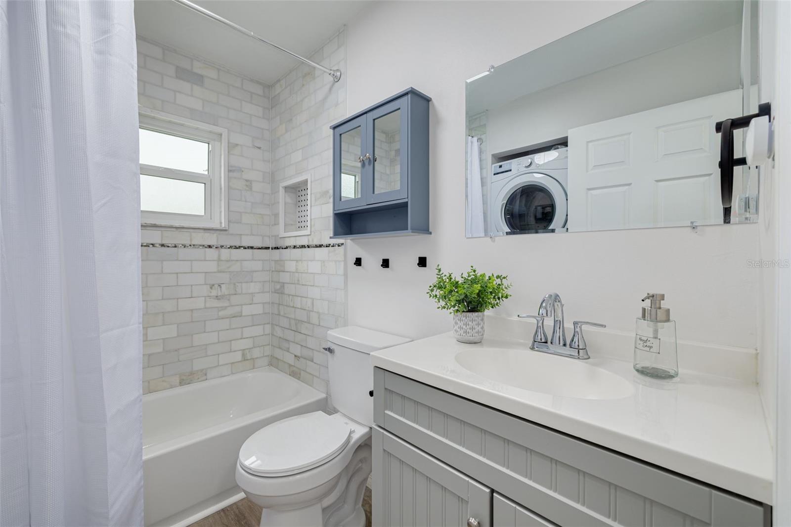 2 Full Bathrooms