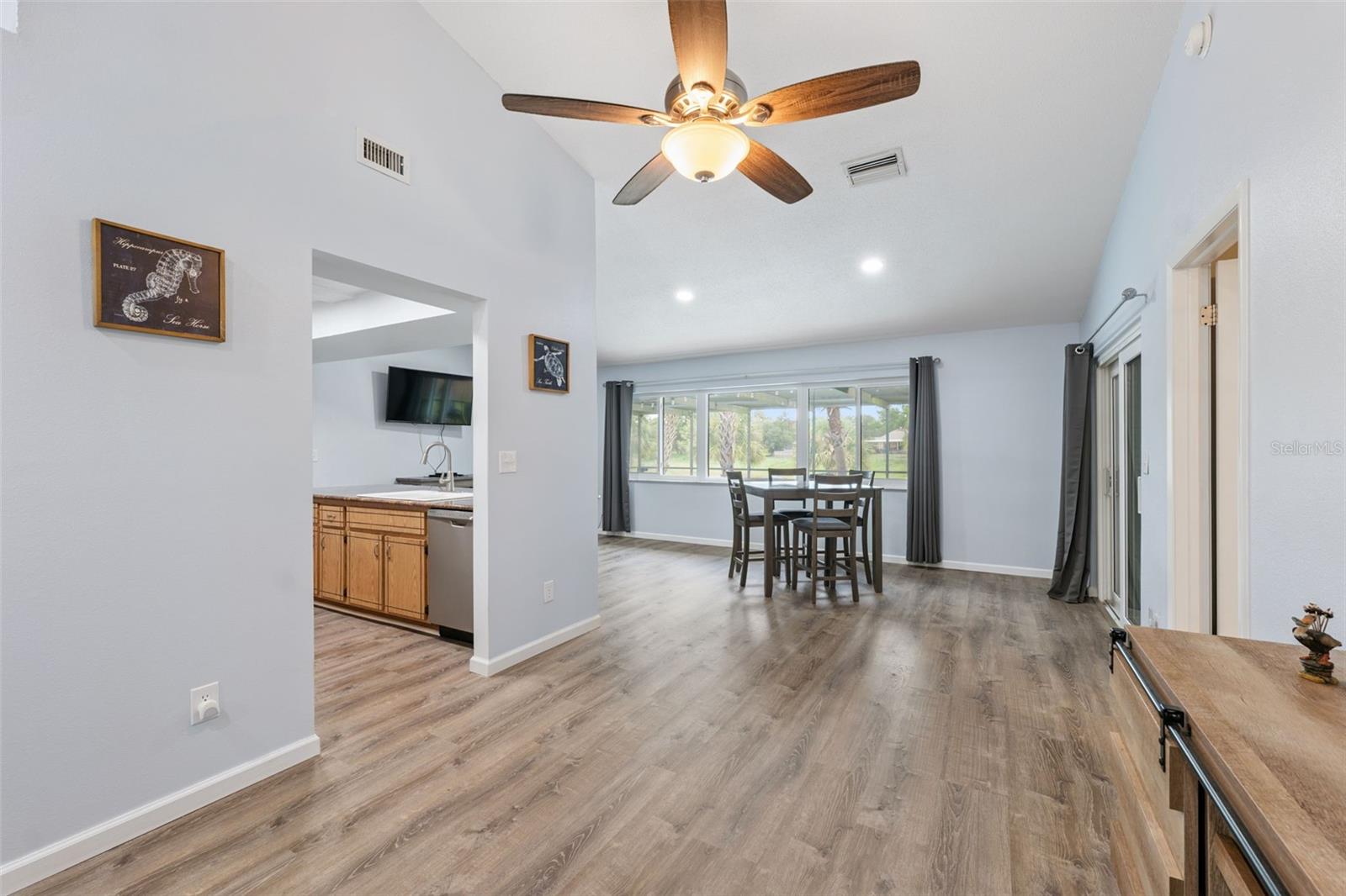 Kitchen / Dining