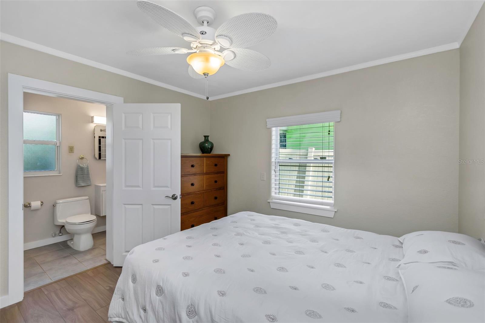 Guest bedroom with en suite