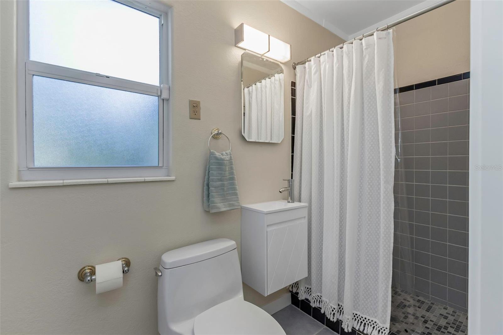 Guest bedroom with en suite