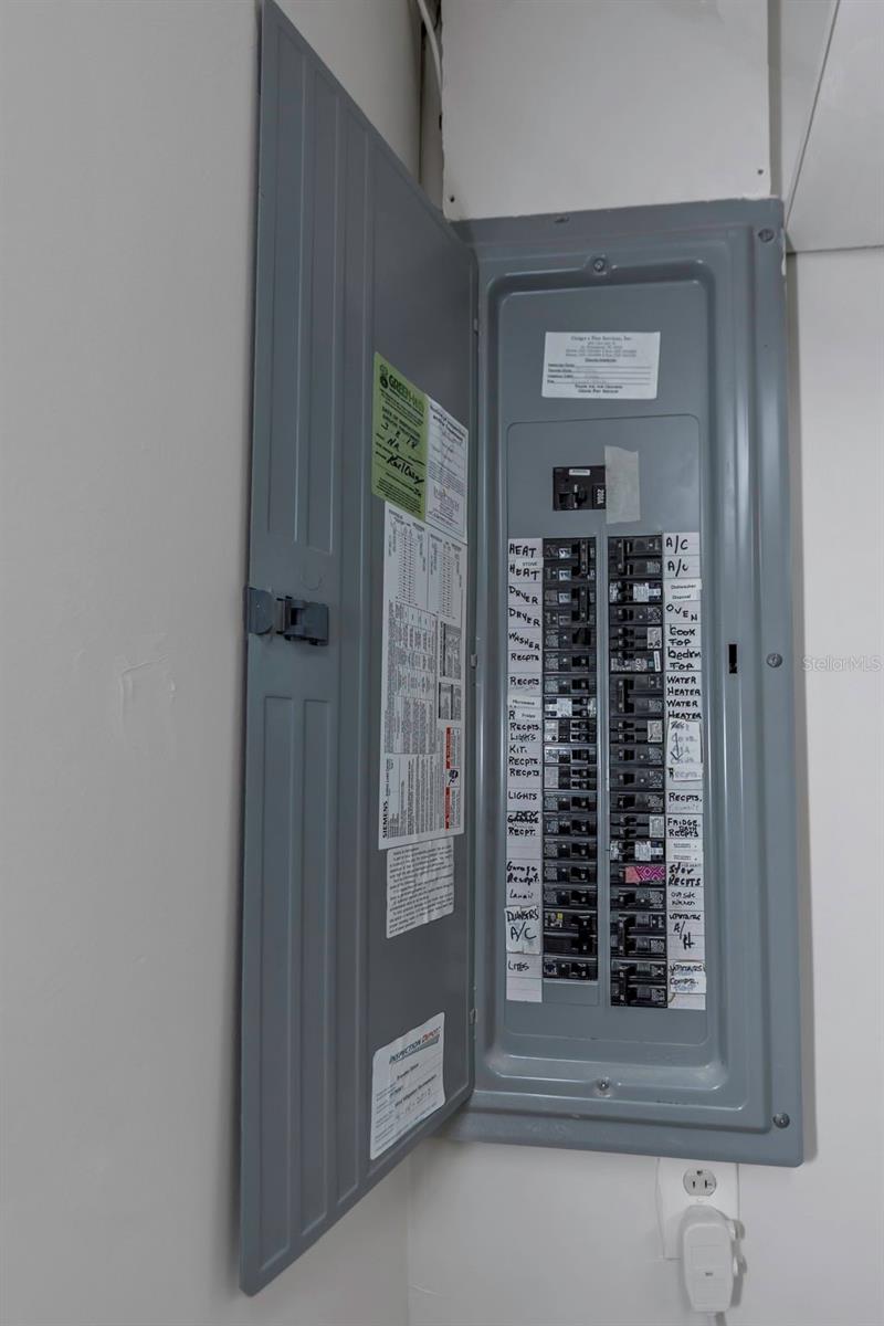 TB8410709
