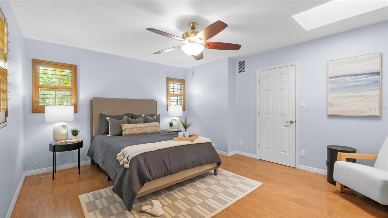 Large Primary En-Suite