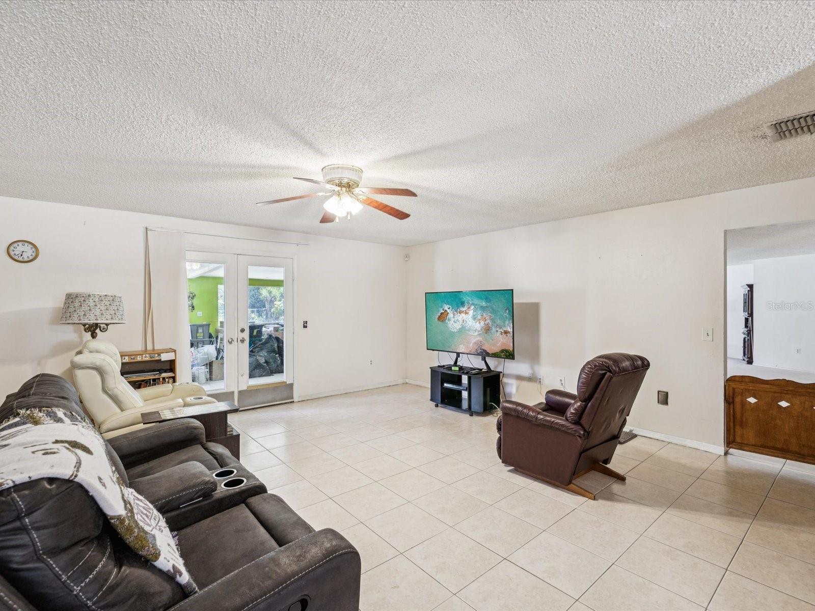Family Room 18 x 17