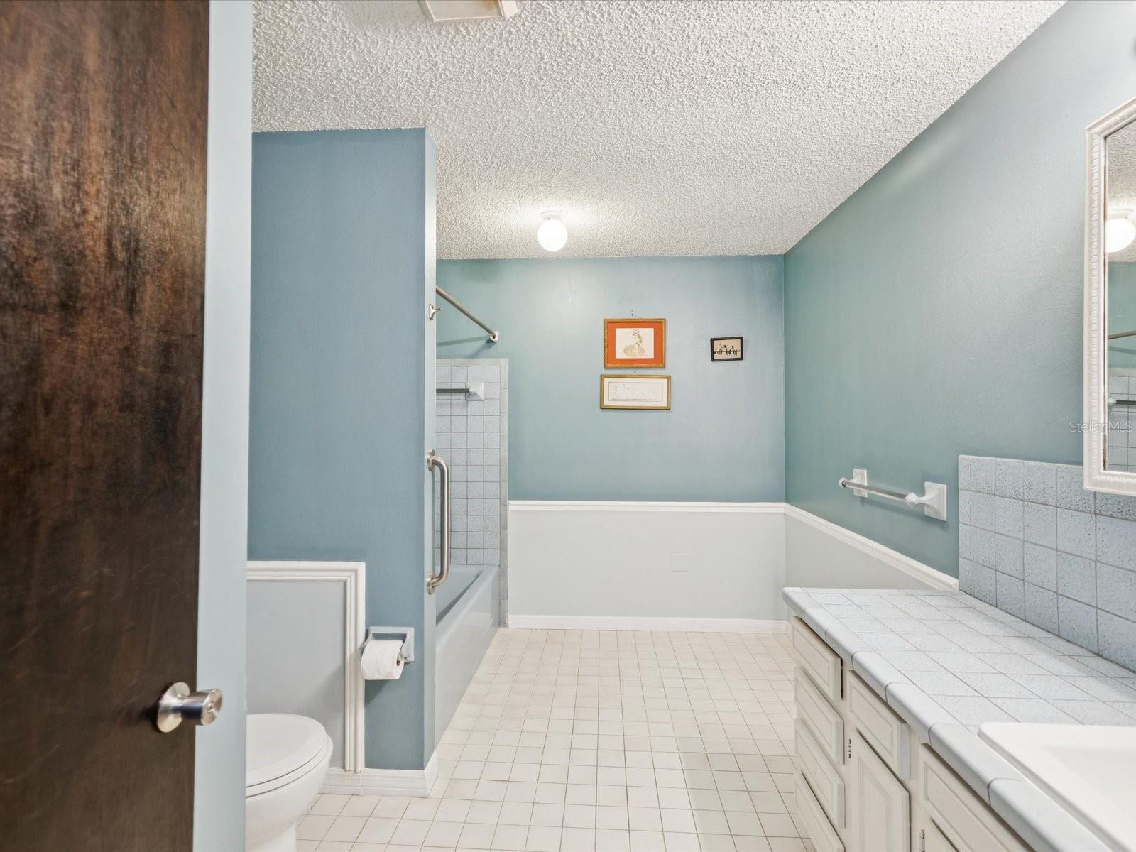 Full Bath 12 x 8