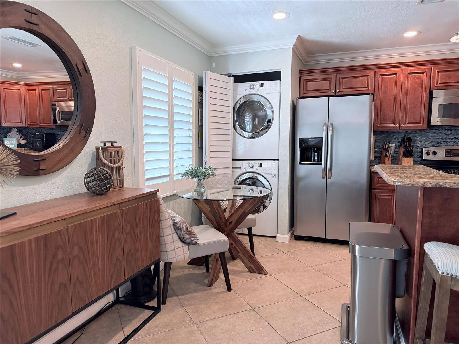 Laundry Closet and Dinette