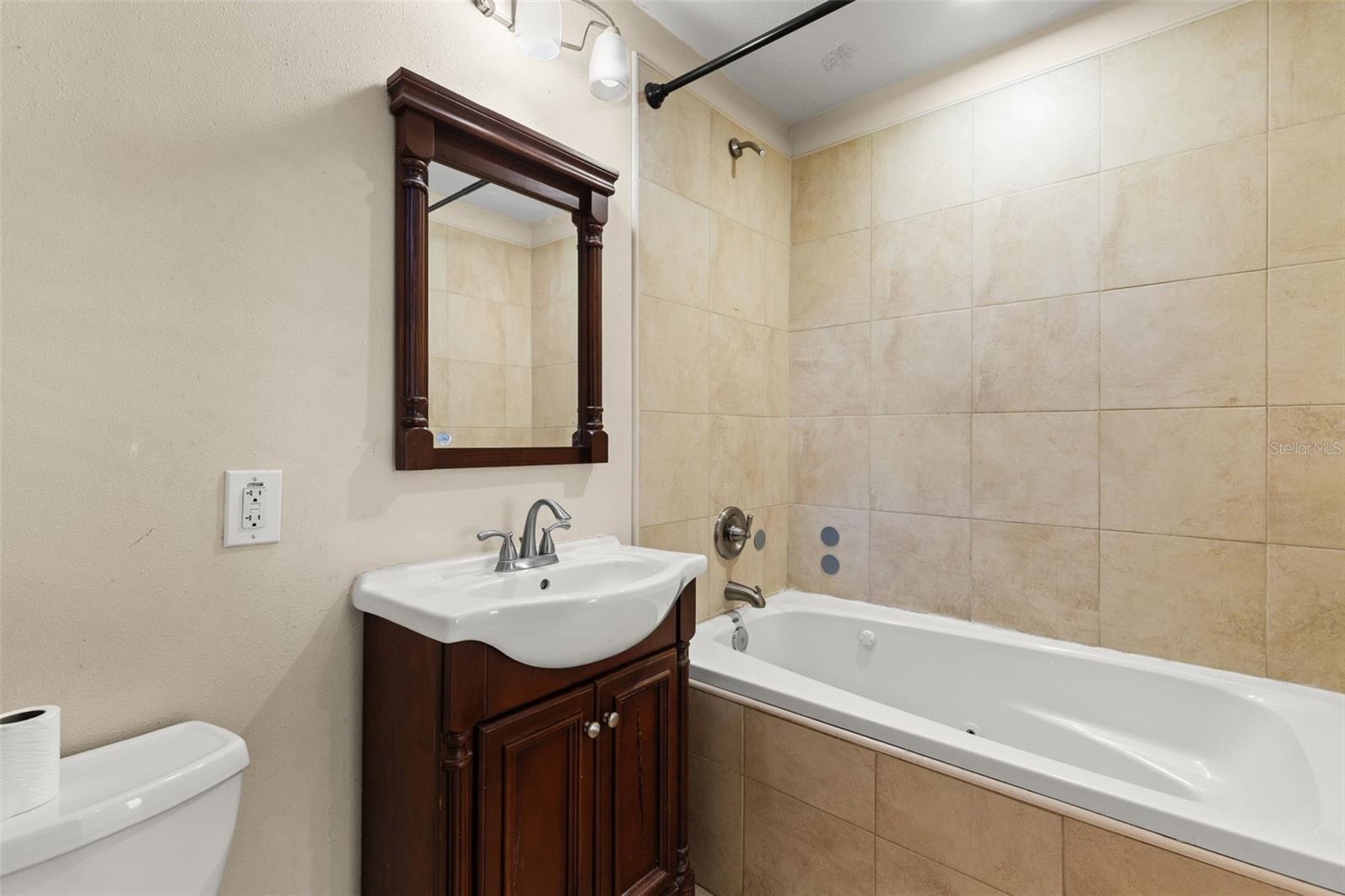ensuite bathroom of 3rd bedroom