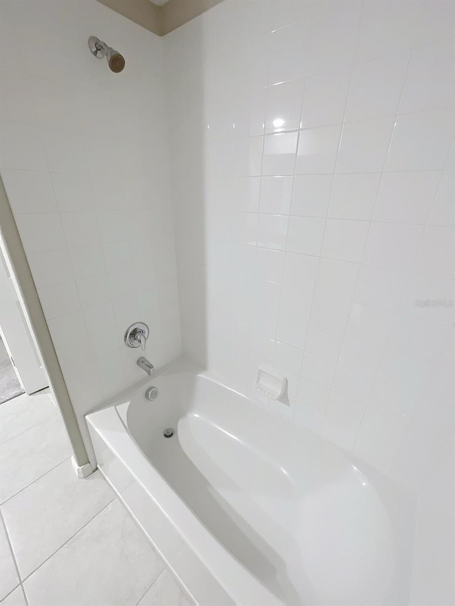 TB8410770