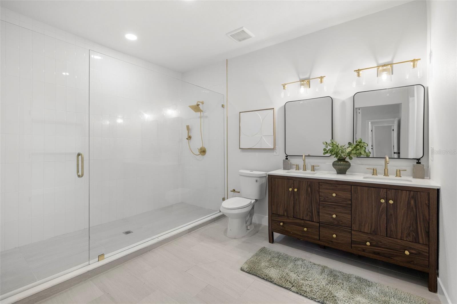 En Suite Bathroom