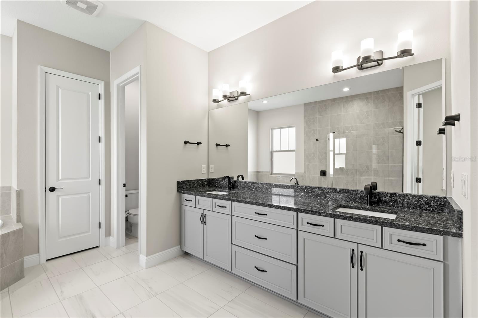 Primary En-Suite Bathroom