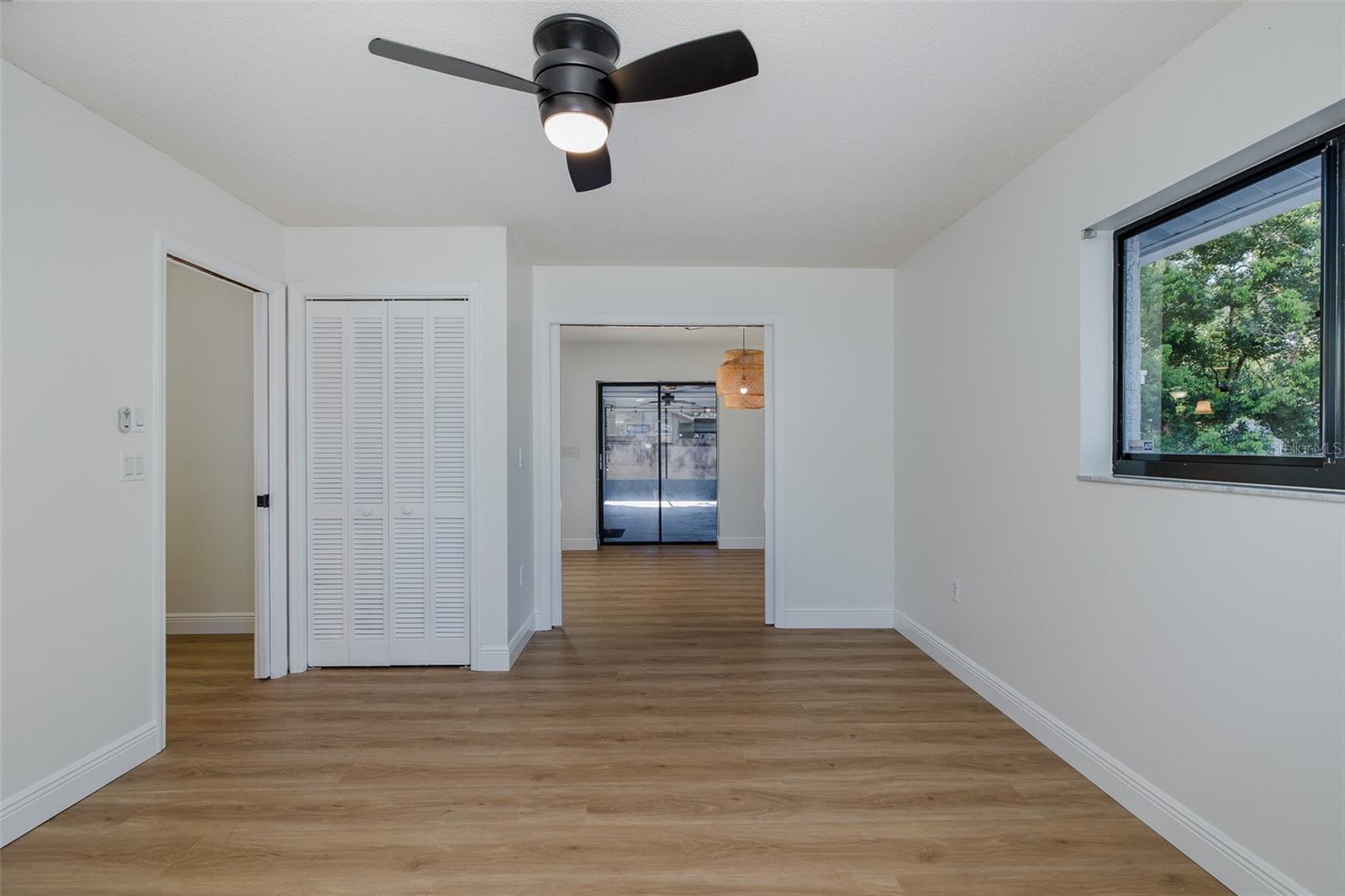 LARGE BEDROOM 2