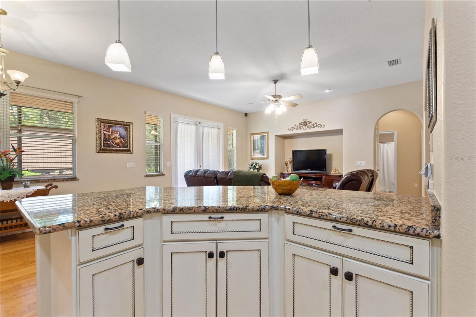 Plenty of cabinets - any home cooks dream.