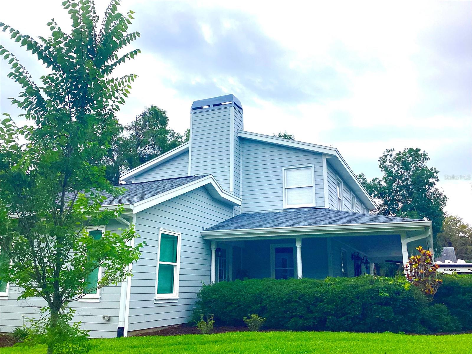 Side view of wrap around porch