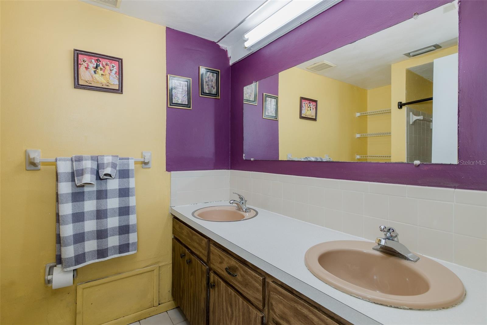 EN SUITE BATHROOM