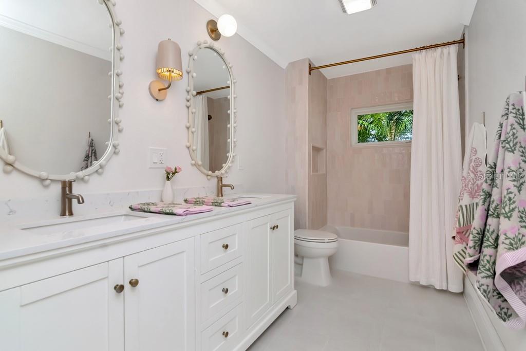 Beautifully Remodeled Secondary Bath