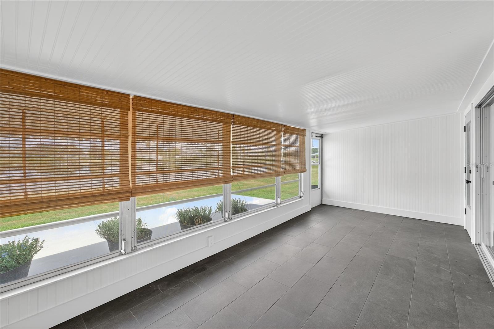 Enclosed lanai