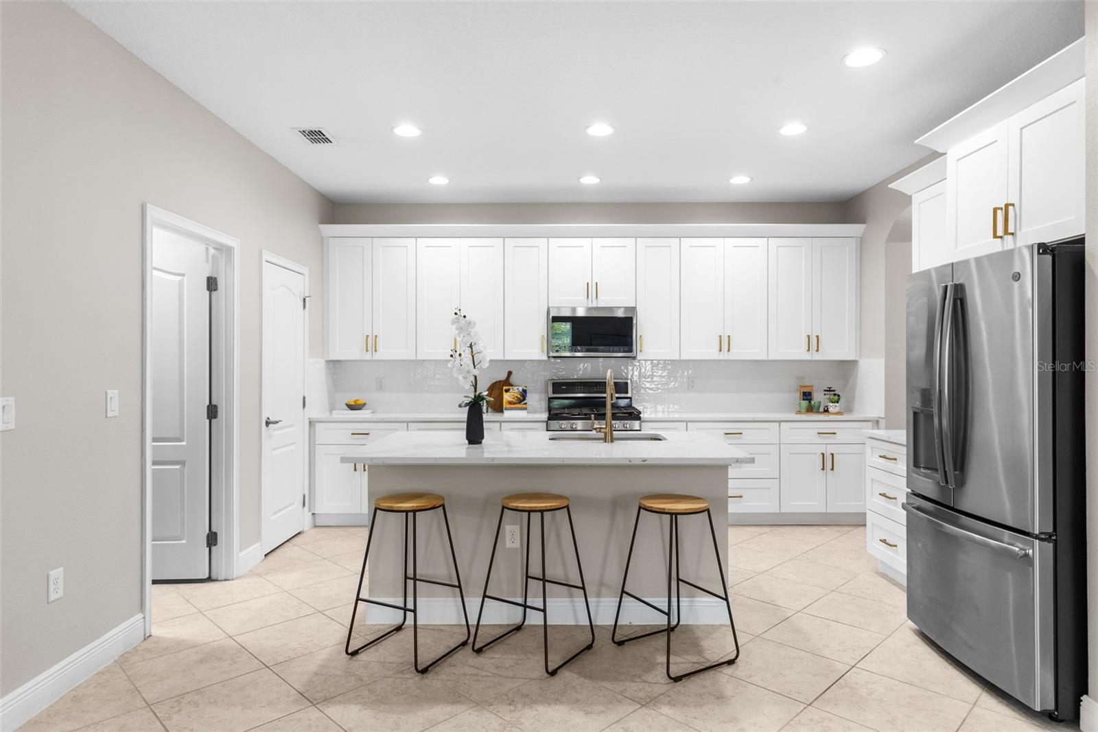 Expansive Island-Updated Back Splash