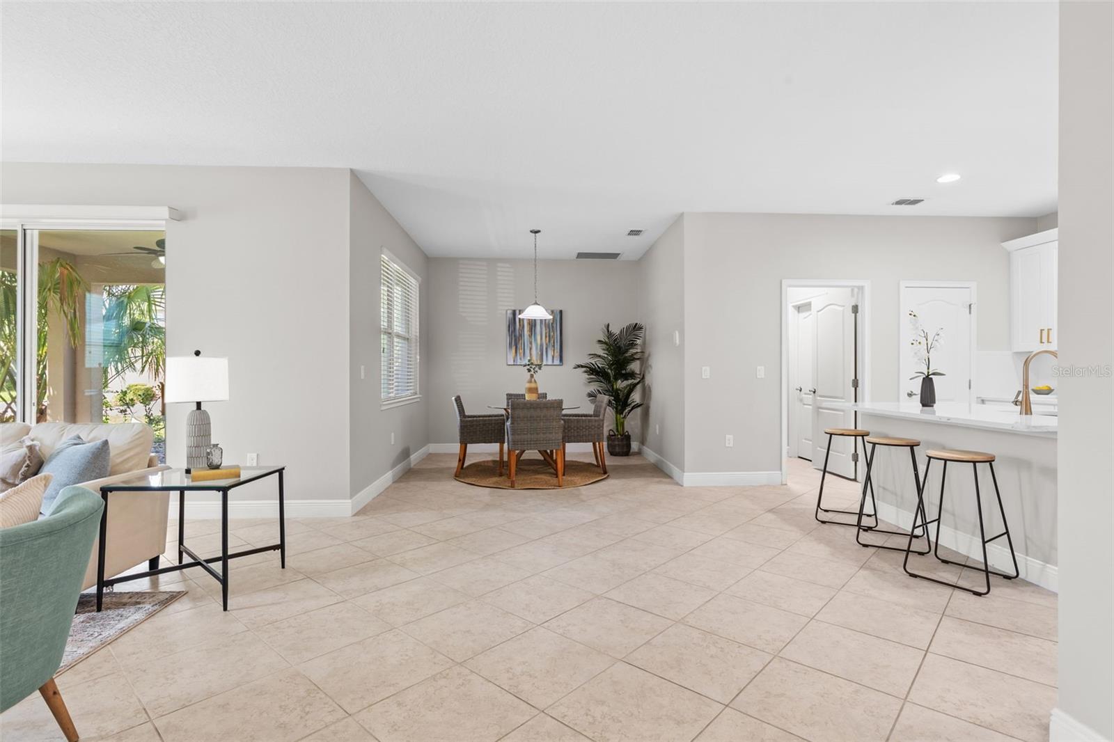 Eat-N-Kitchen Space