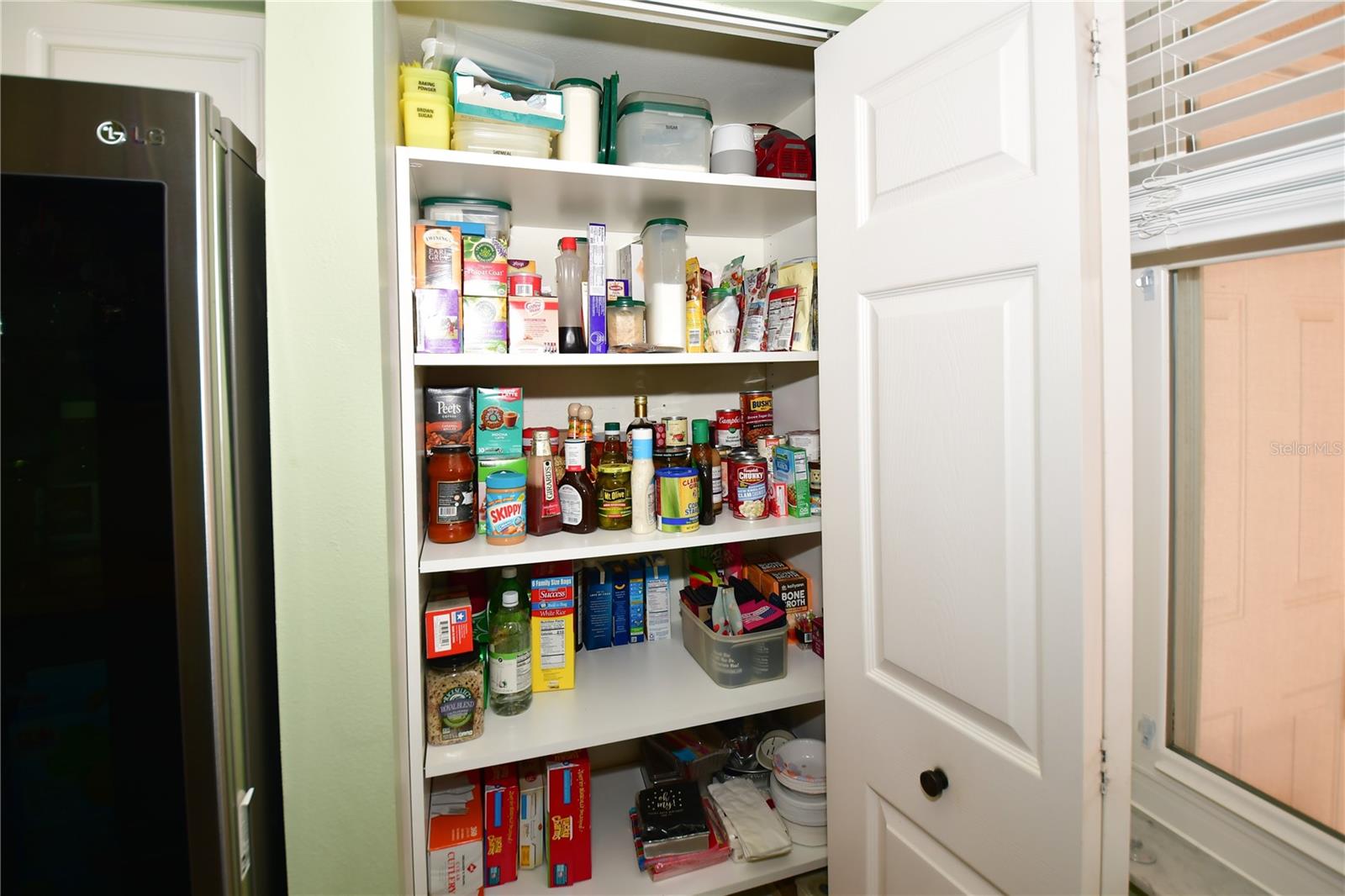 Kitchen pantry