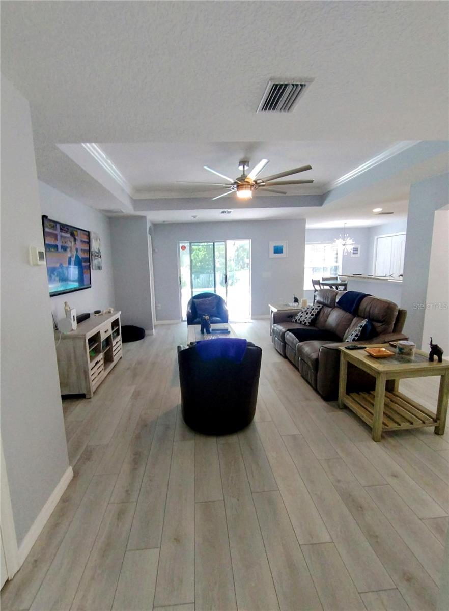 LIVING ROOM AREA