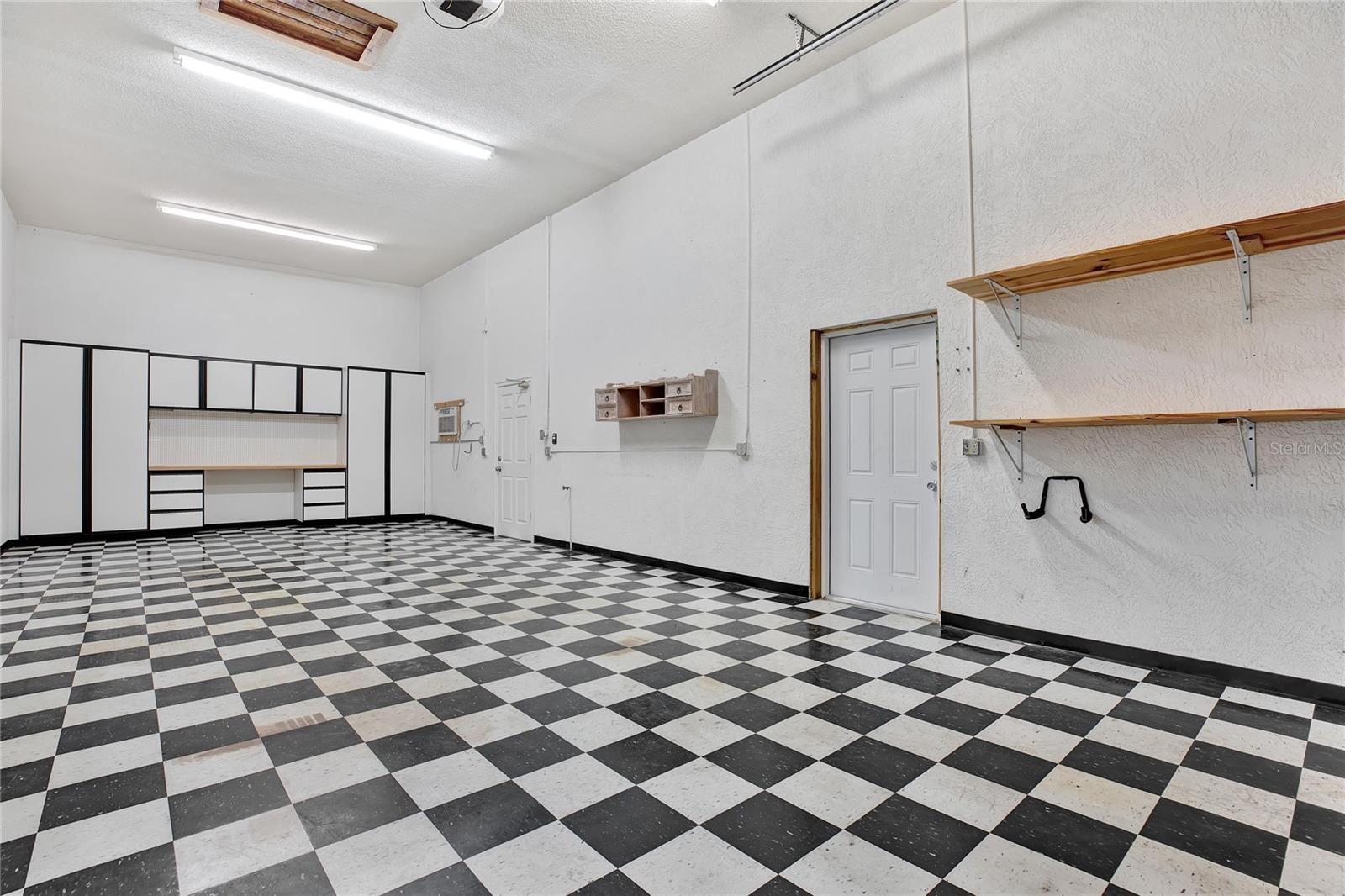 Oversized/RV Garage