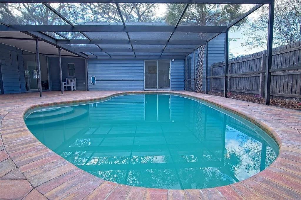 Screened Pool