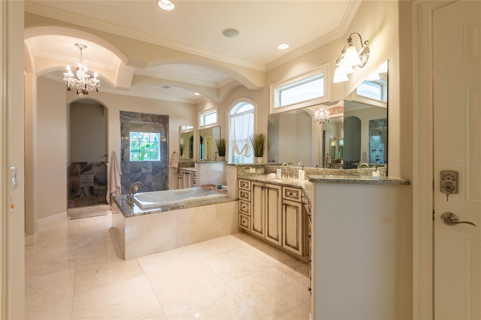 One of the most beautiful Caliente bathrooms.
