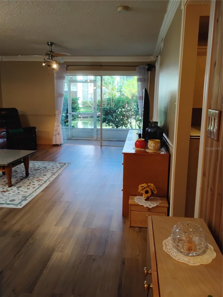 Living Room to slidingdoors-Linai