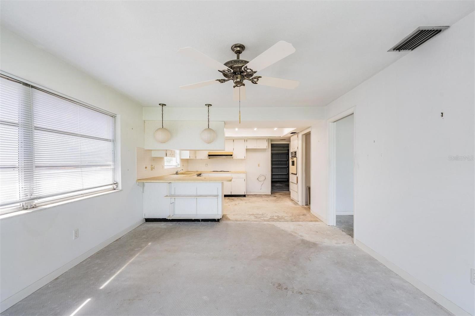 Open Family Room - Kitchen with lots of natural sunlight