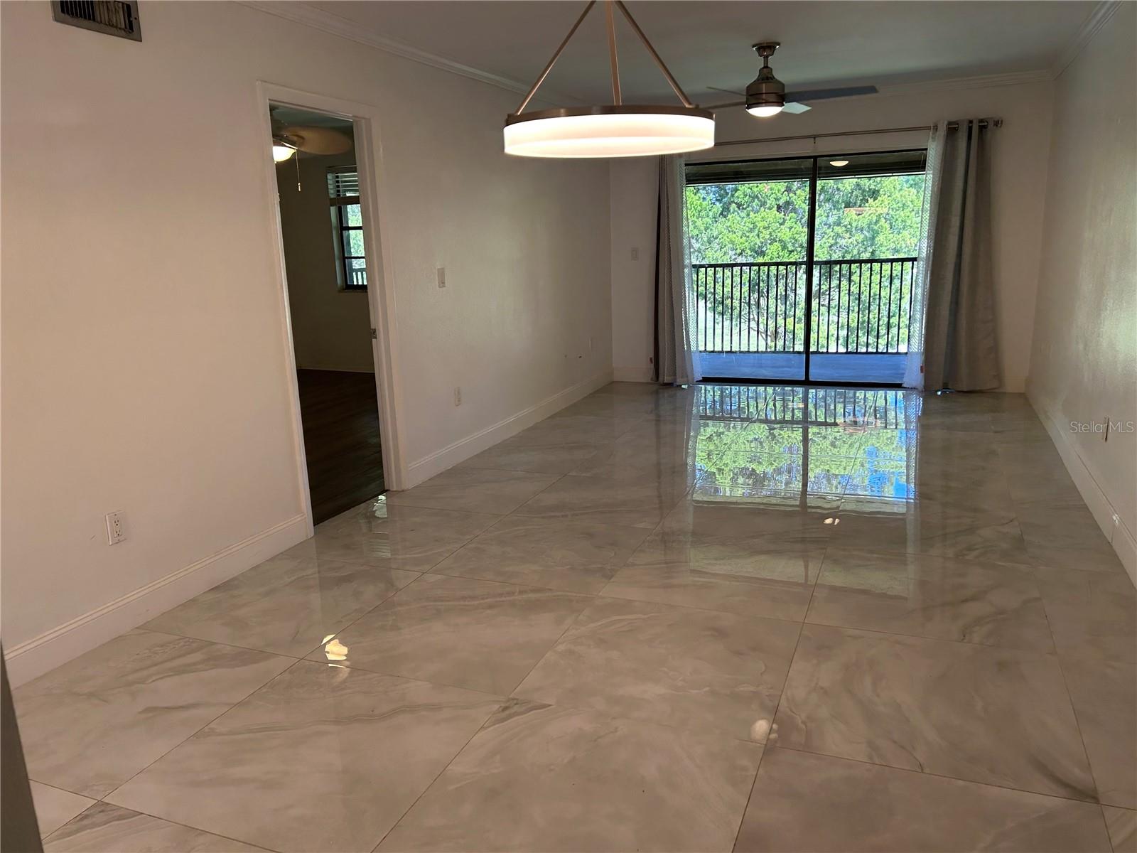 Livingroom/Dining room