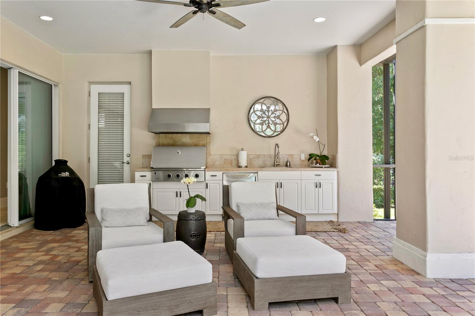 Screened in Patio