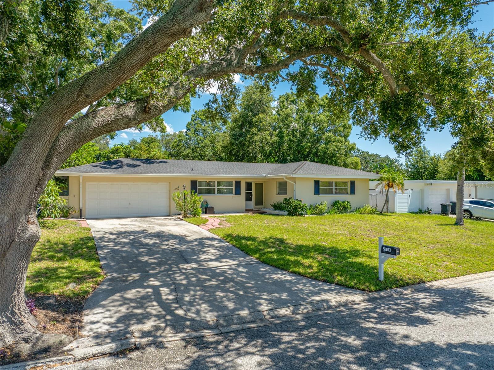 Wonderful Belleair Bluffs location!