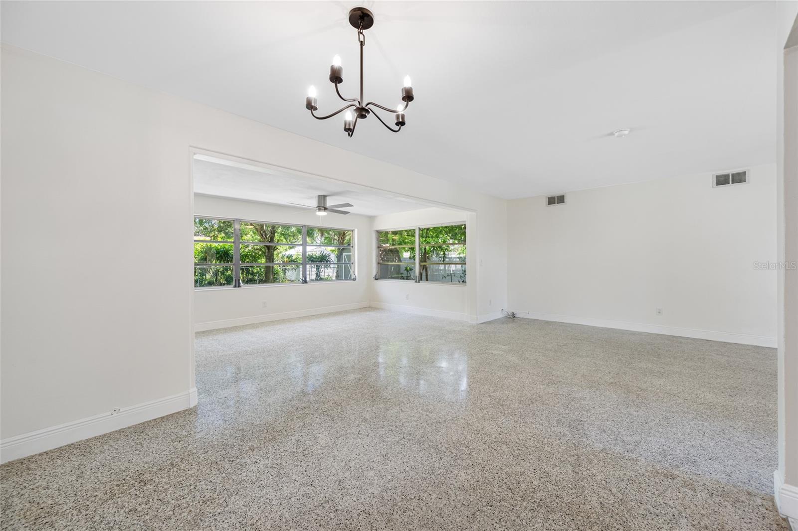 Versatile floor plan - waiting to be reimagined!