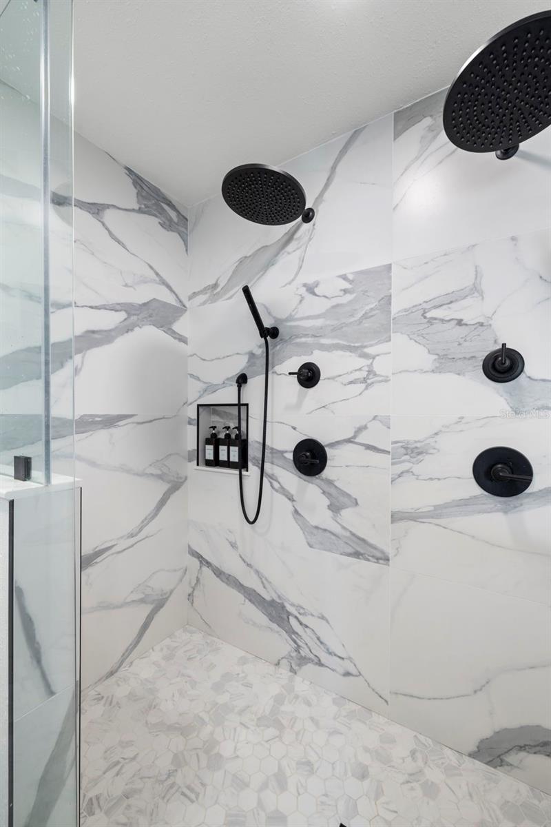 Primary En-suite Bathroom
