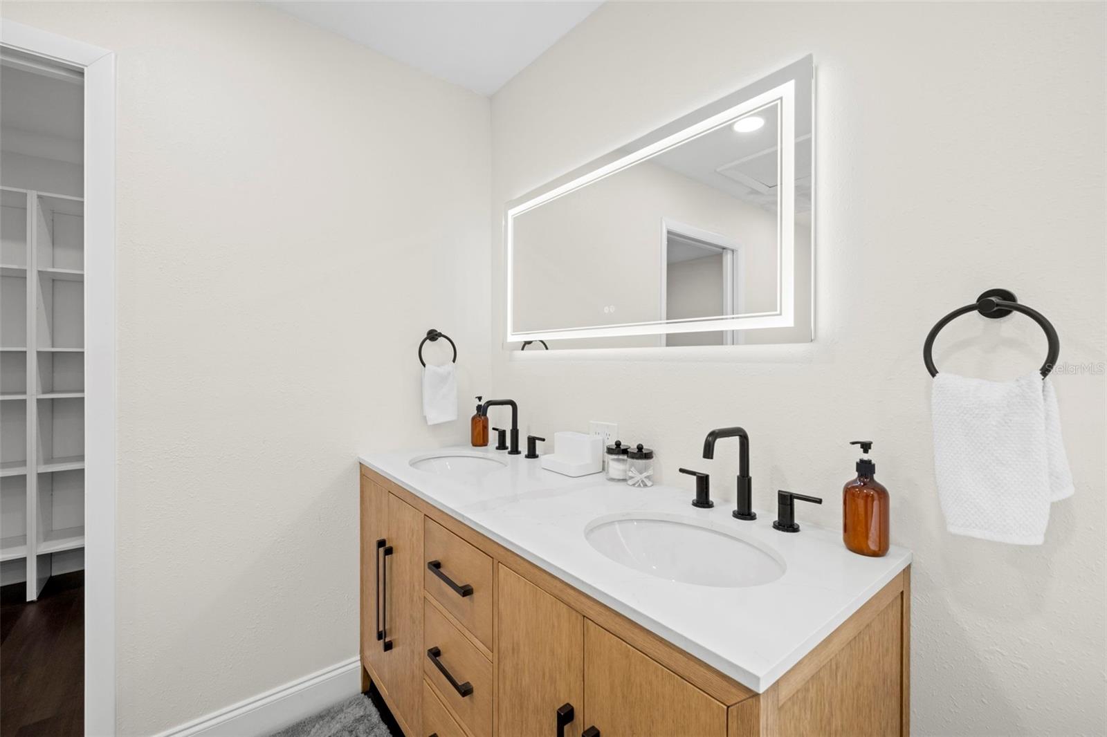 Primary En-suite Bathroom