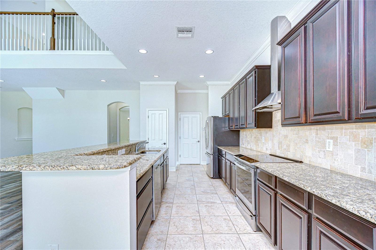 High-end stainless appliances including Bosch dishwasher!