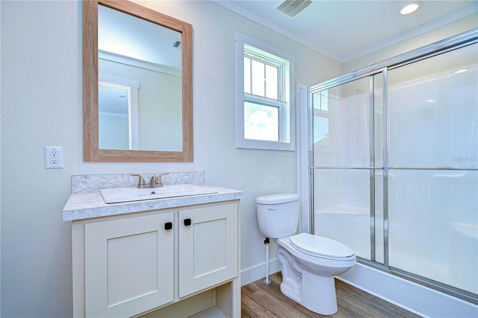 Neutral finishes and modern touches throughout!