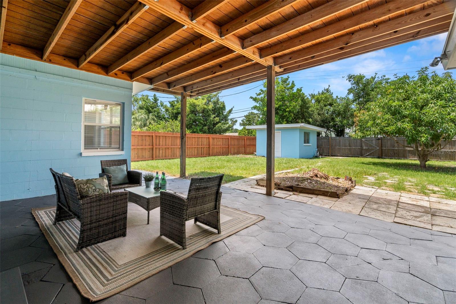 Large covered lanai