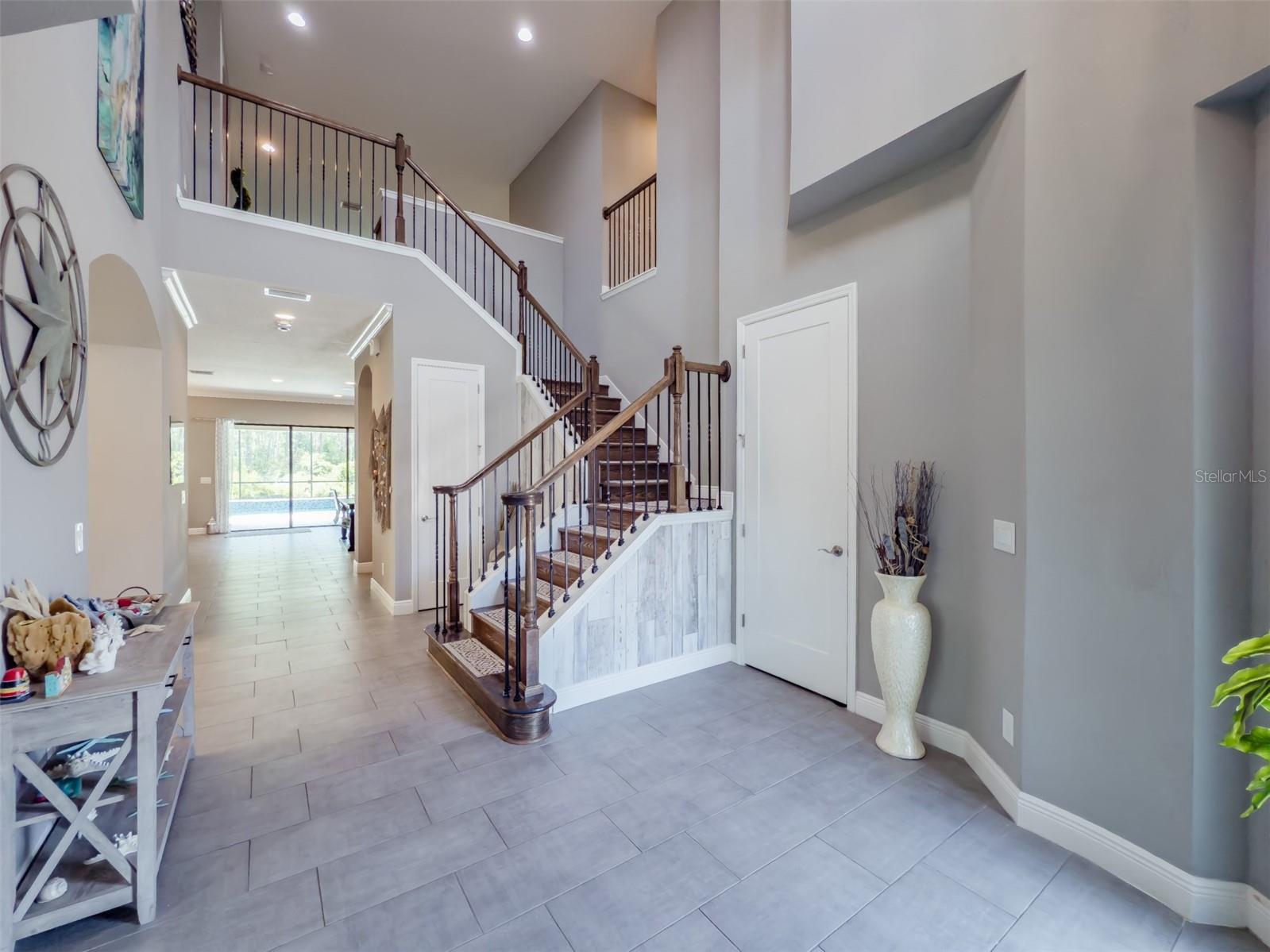 2 story foyer