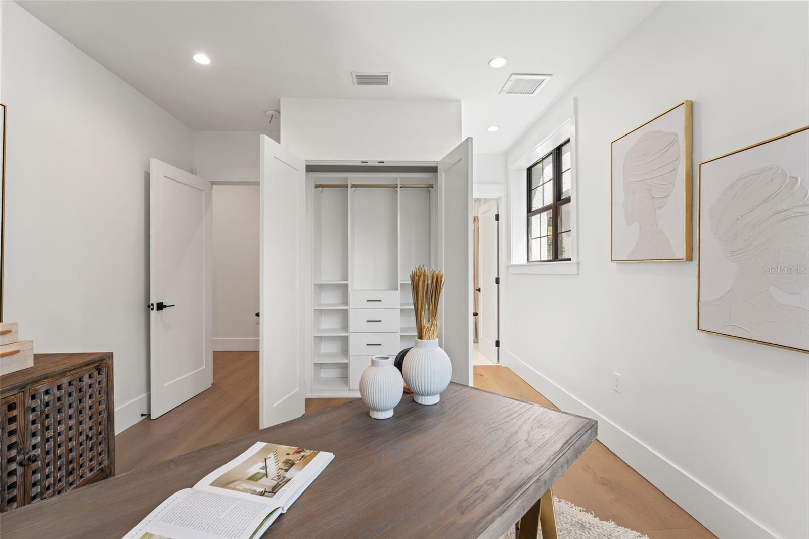 Bedroom 2/Office