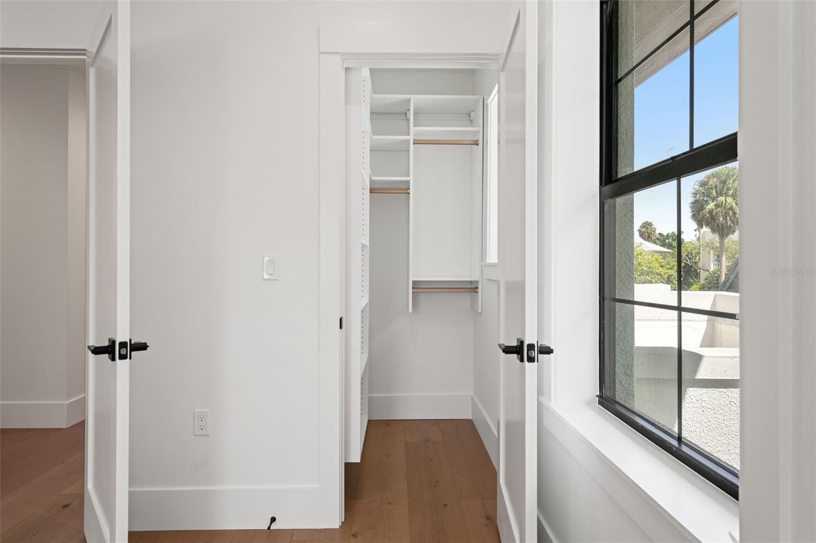 Bedroom 4 Closet