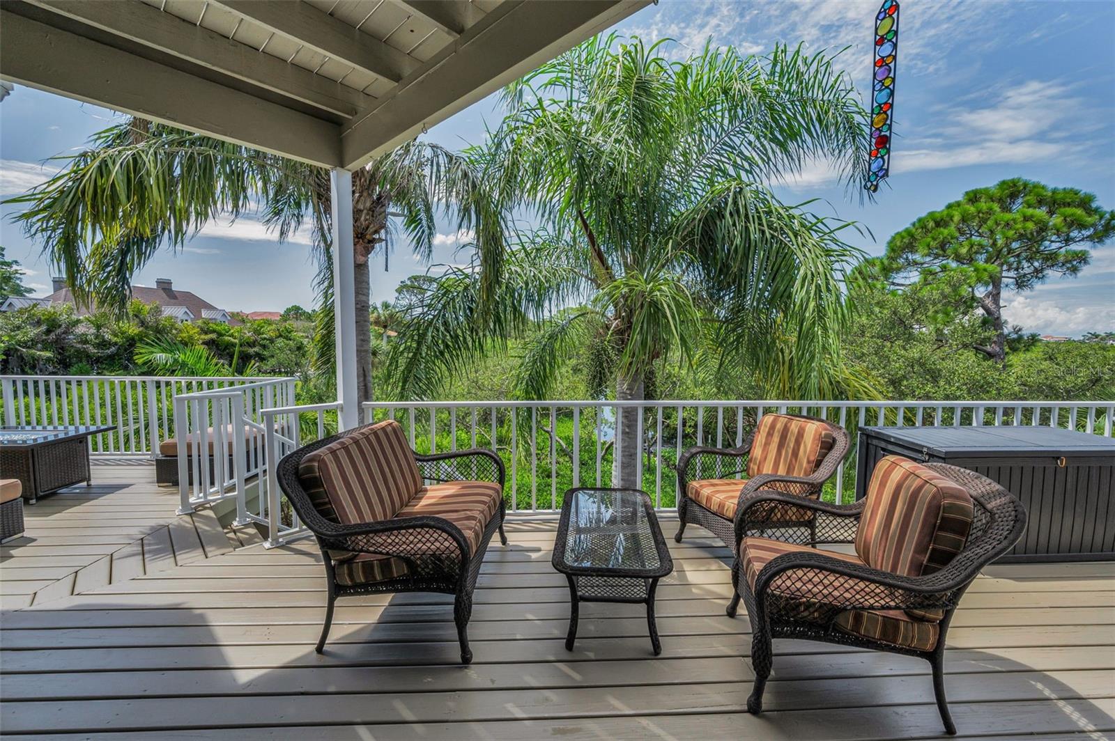 Outdoor elevated deck