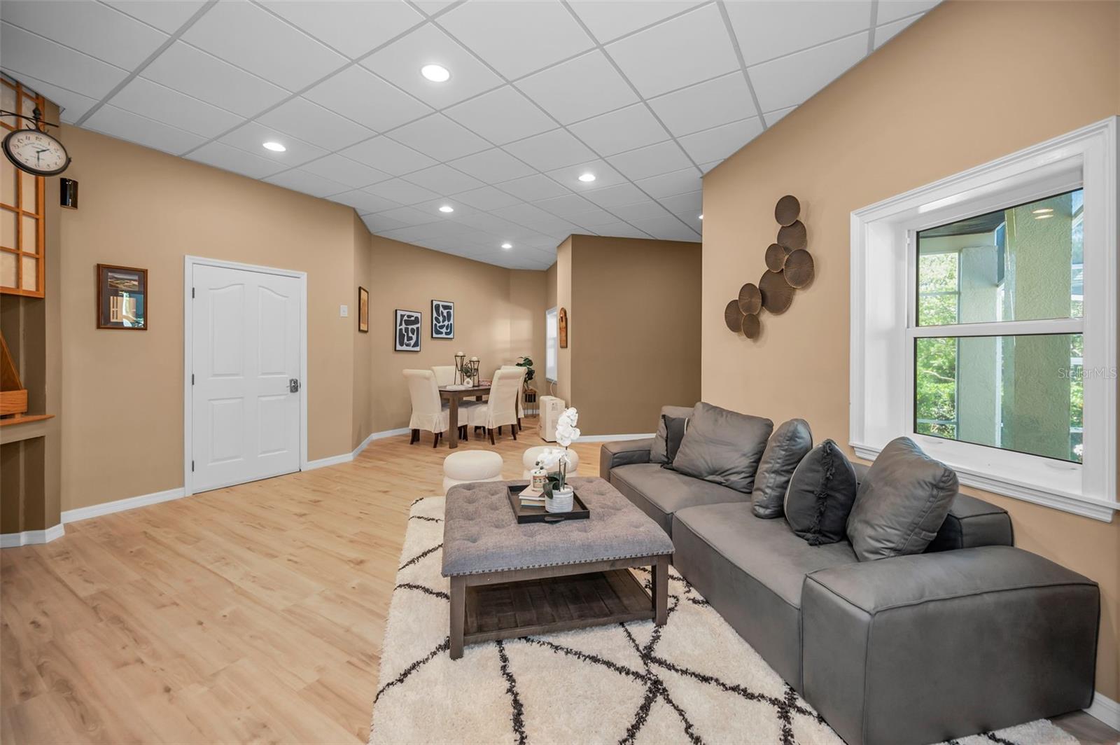 Bonus space with garage access