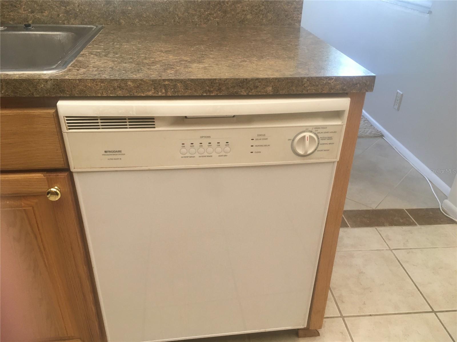 TB8411590