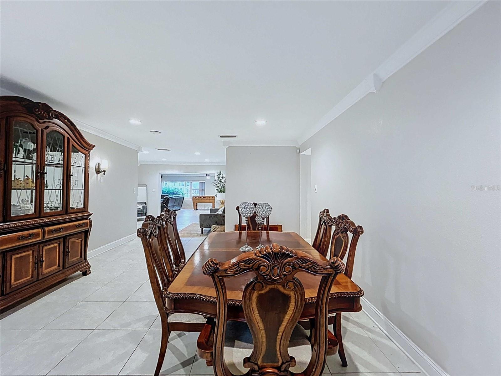 Entrance / Dining