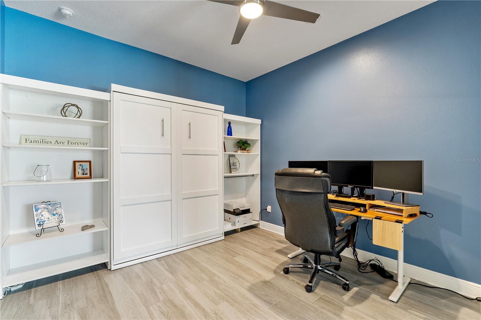 Den/Office/Murphy Bed