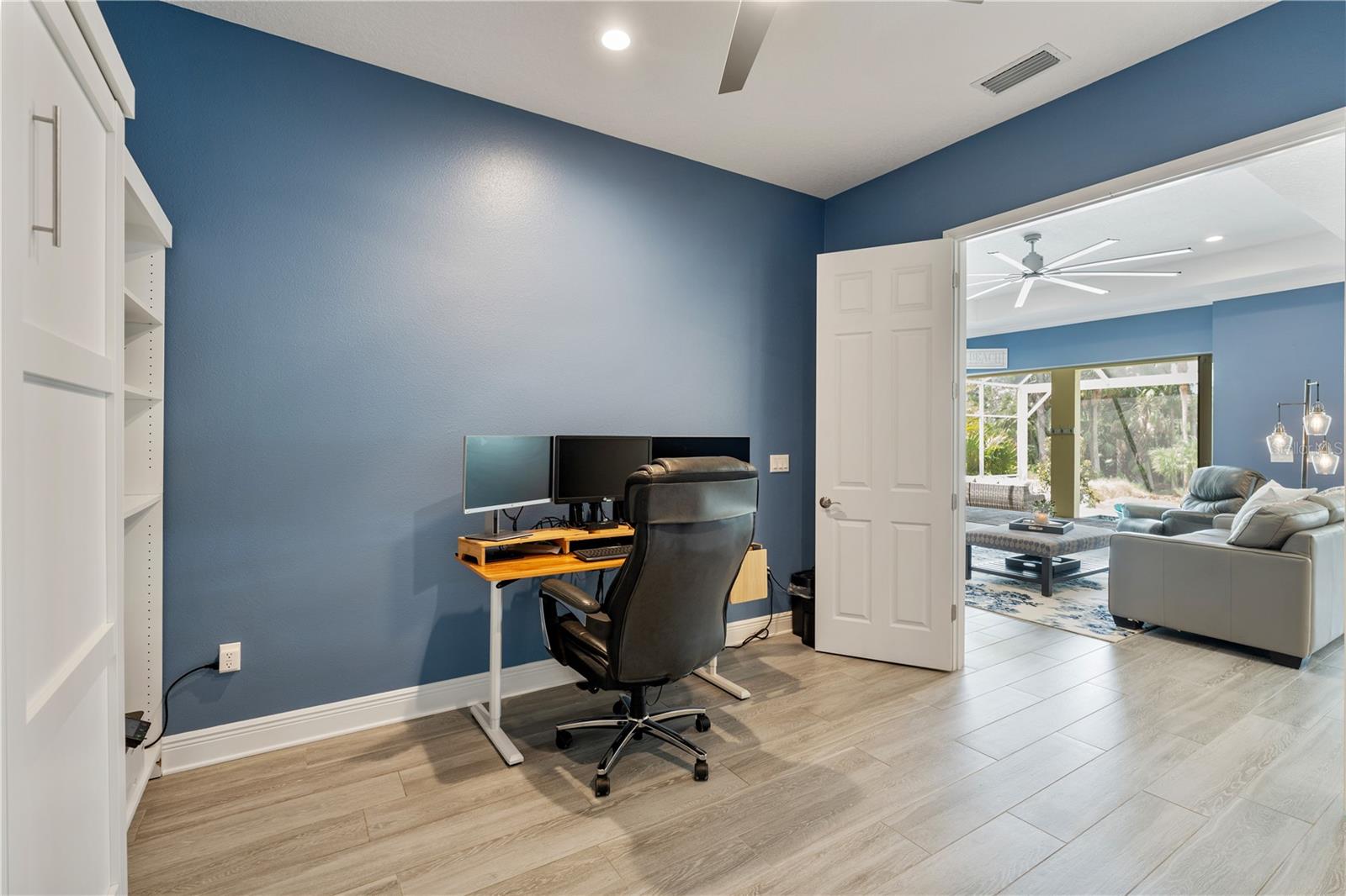 Den/Office/Murphy Bed